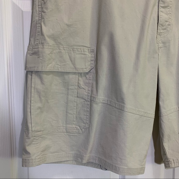 Wrangler Relaxed Fit Cargo Shorts Size 44 - Picture 3 of 8